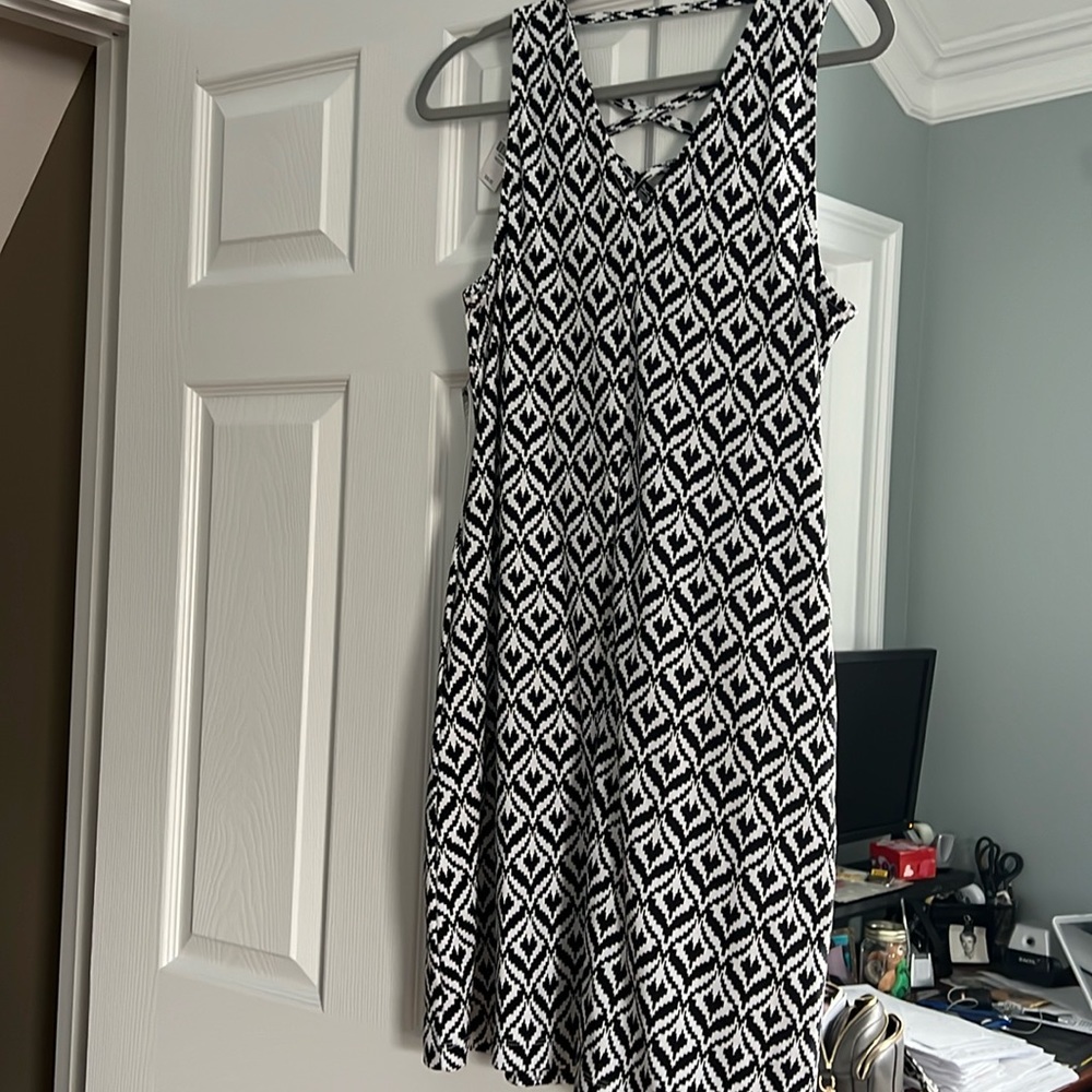 New with tags. NY& co Med sleeveless dress